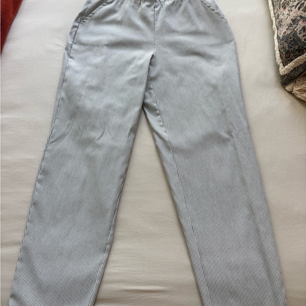 Woman’s Striped Gray Pants